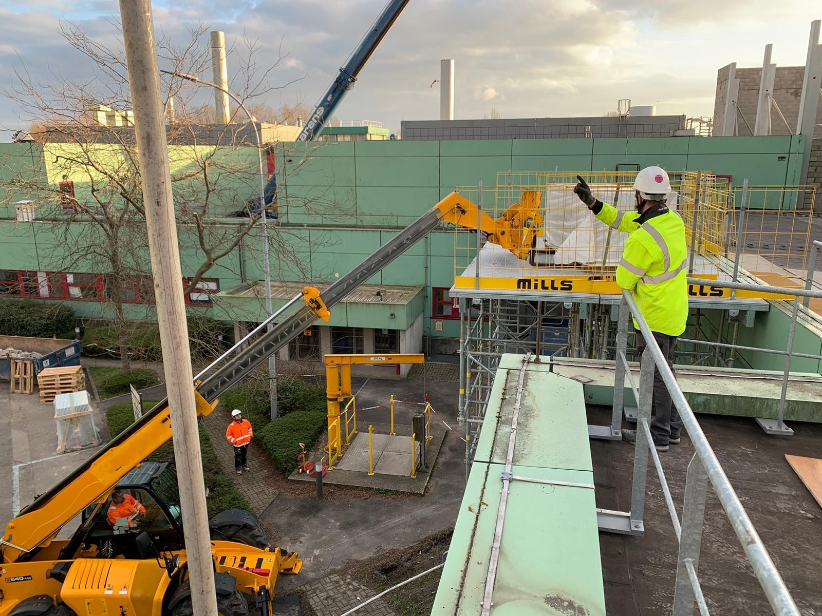 Photo aérienne montrant les employés du Groupe Pi